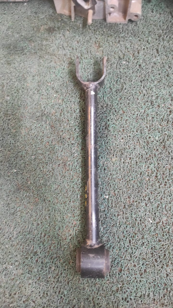 Brazo tirante de suspension trasera RH Nissan 350z