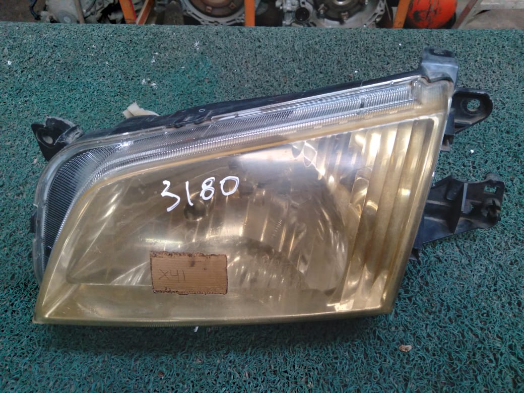 Farol Demio 2000 LH
