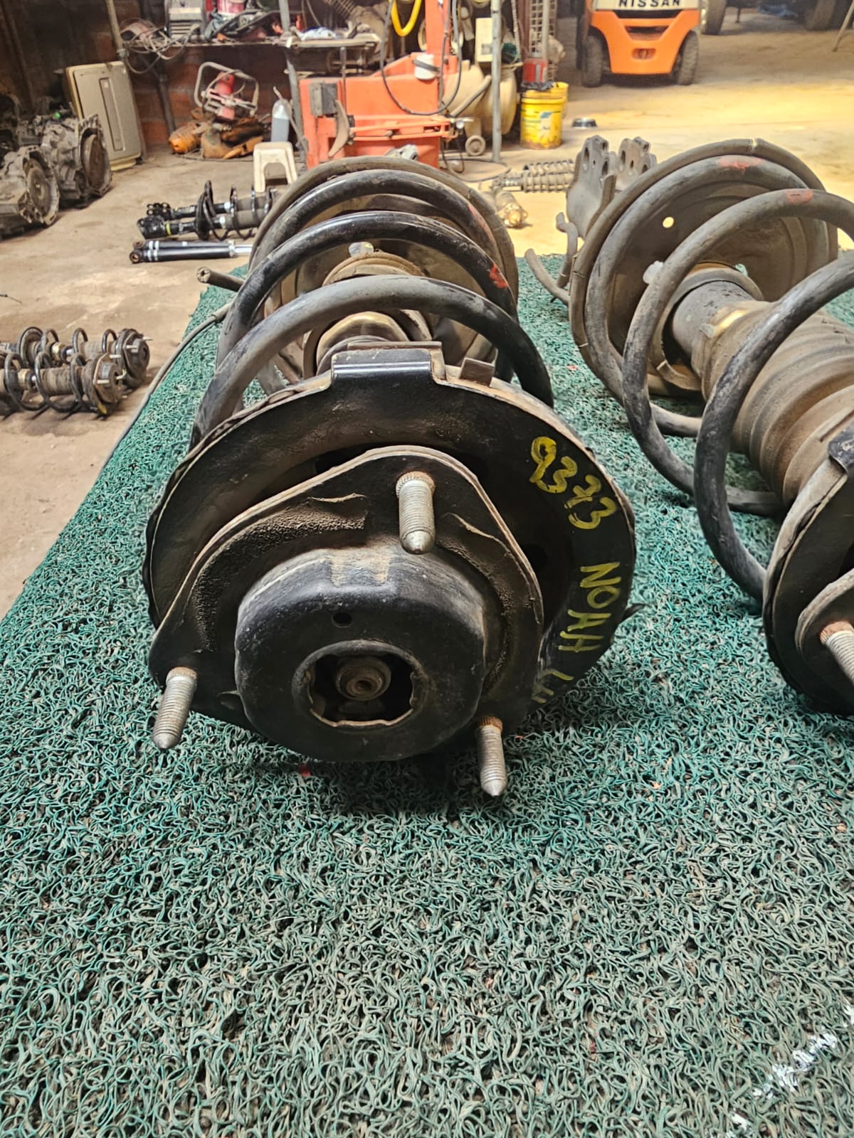 Suspension Delantera NOAH-VOXY