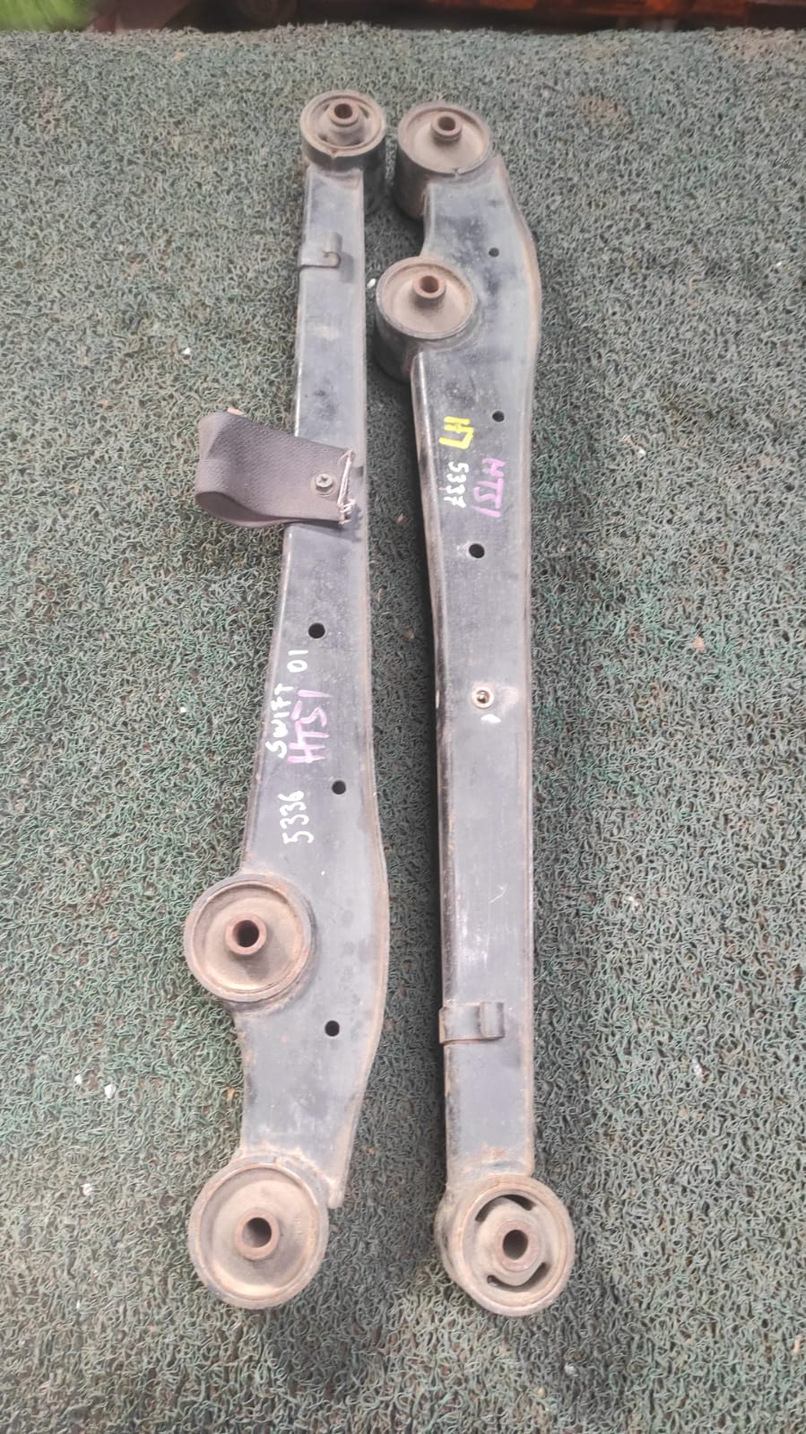 Brazo de control inferior trasero Suzuki Swift 2001