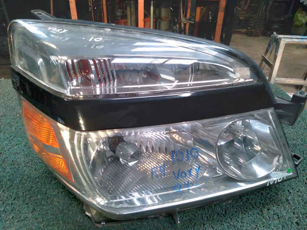 Farol Voxy 2004 RH