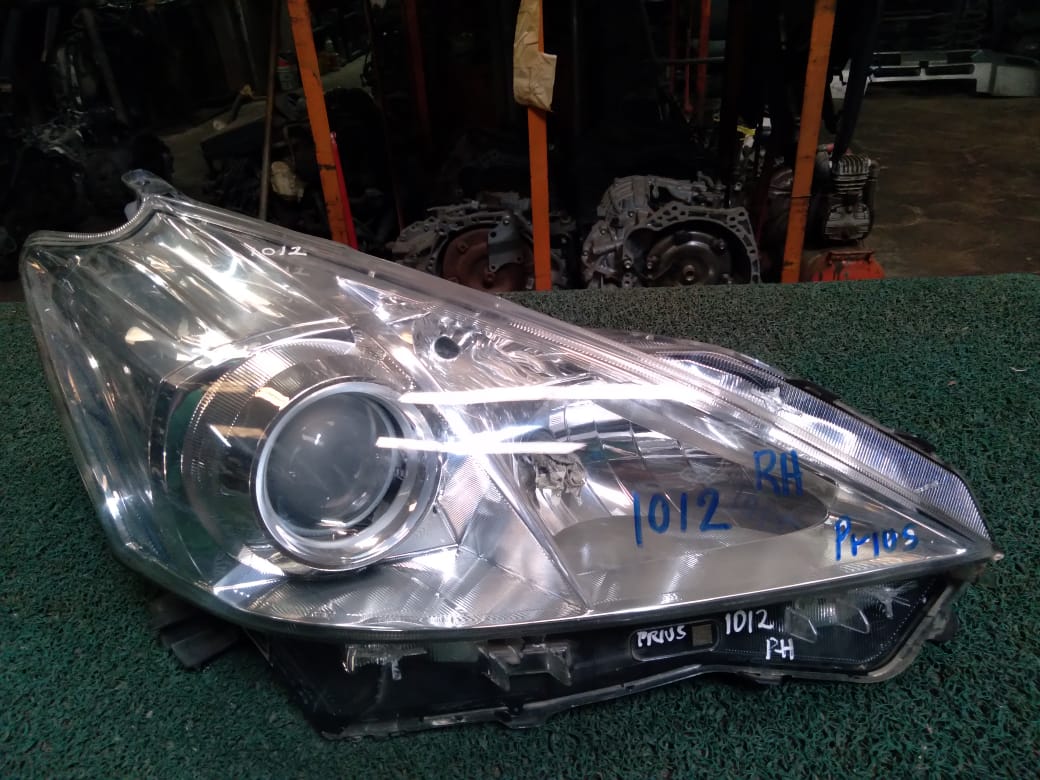 Farol Prius 2011 RH