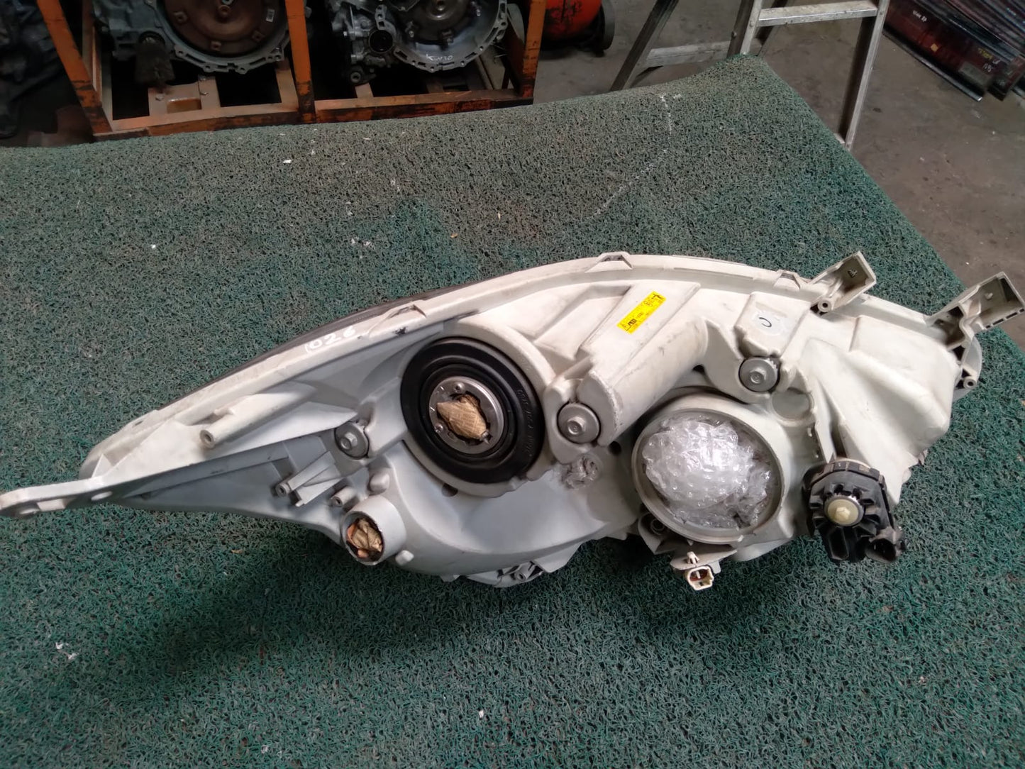 Farol Issis 2005 LH