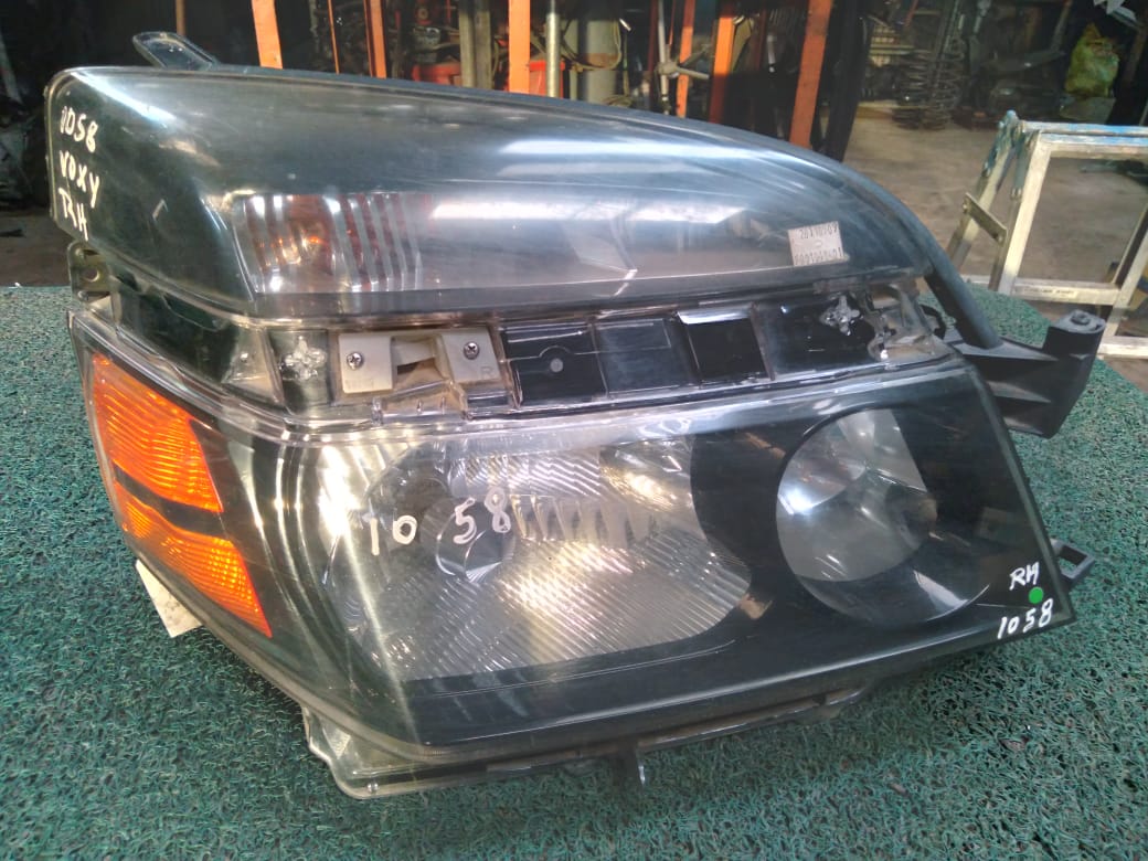 Farol Voxy 2004 RH