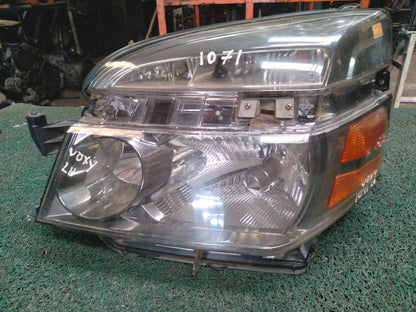 Farol Voxy 2004 LH