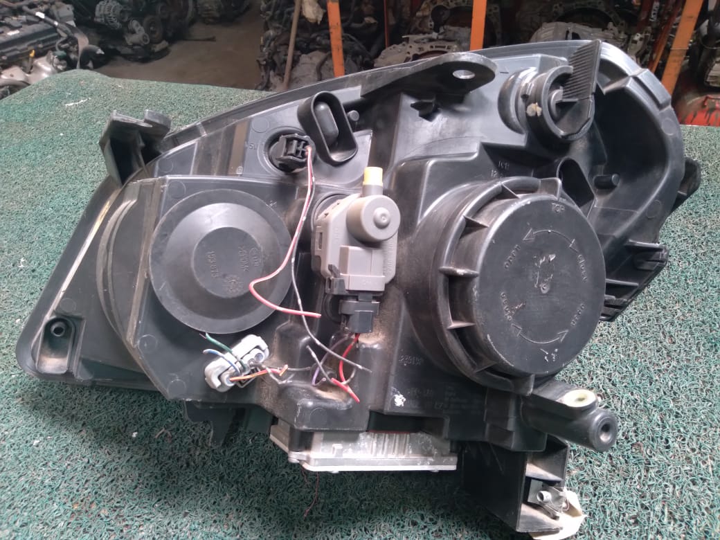Farol Qashqai 2009 RH