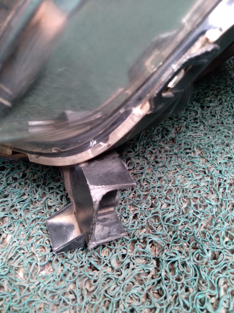 Farol Swift sport 2006 LH