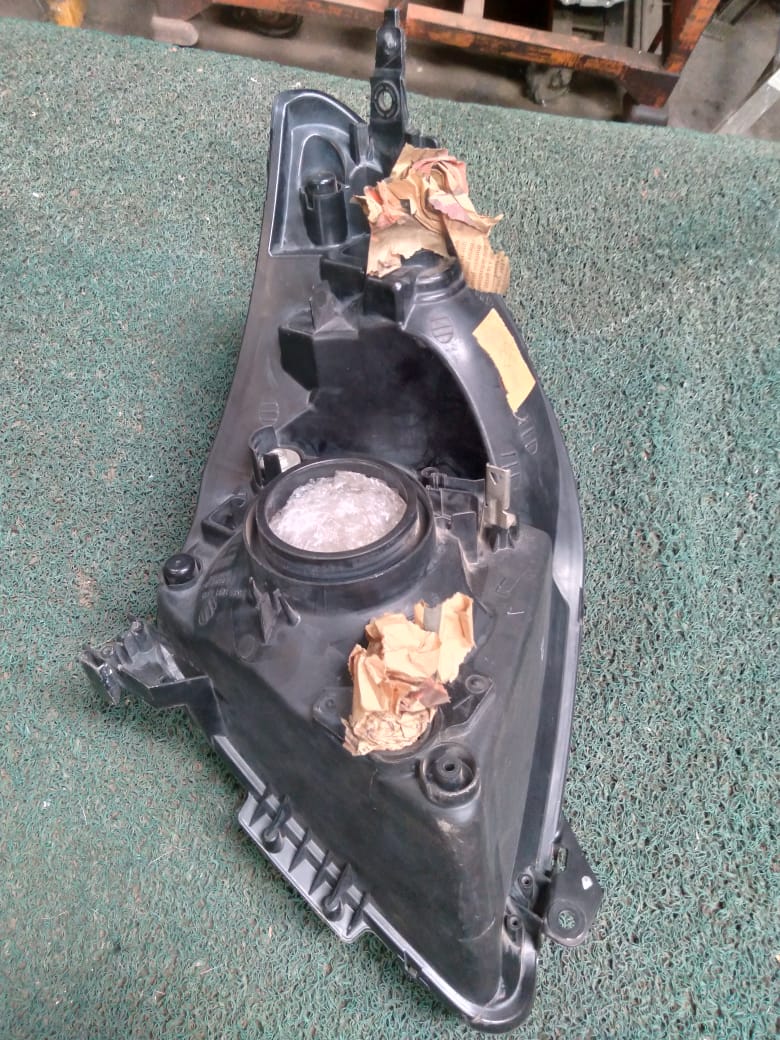 Farol Swift sport 2006 LH