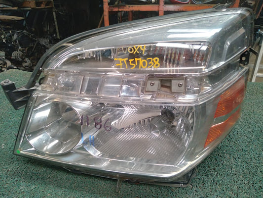 Farol Voxy 2004 LH