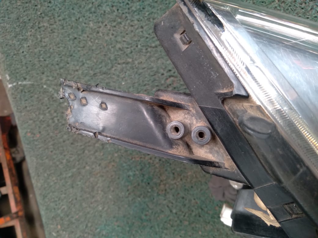 Farol Voxy 2004 LH