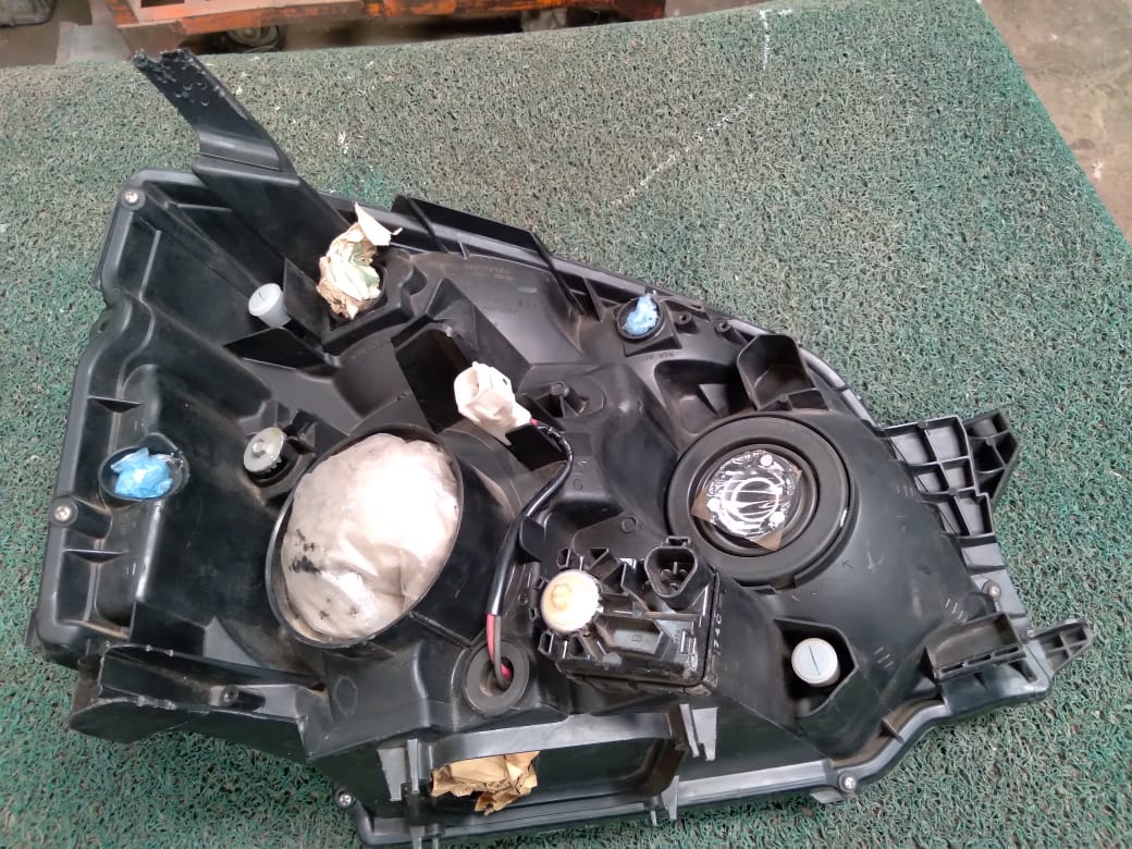 Farol Voxy 2004 LH