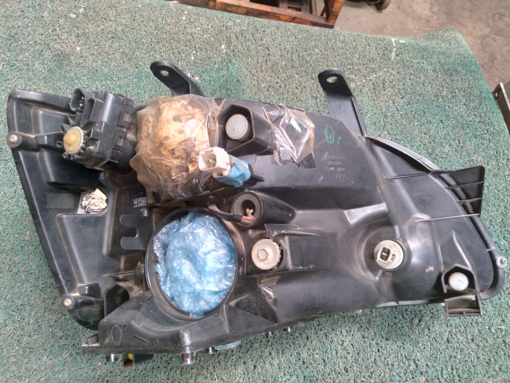 Farol Noah 2004 LH