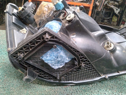 Farol Noah 2004 LH
