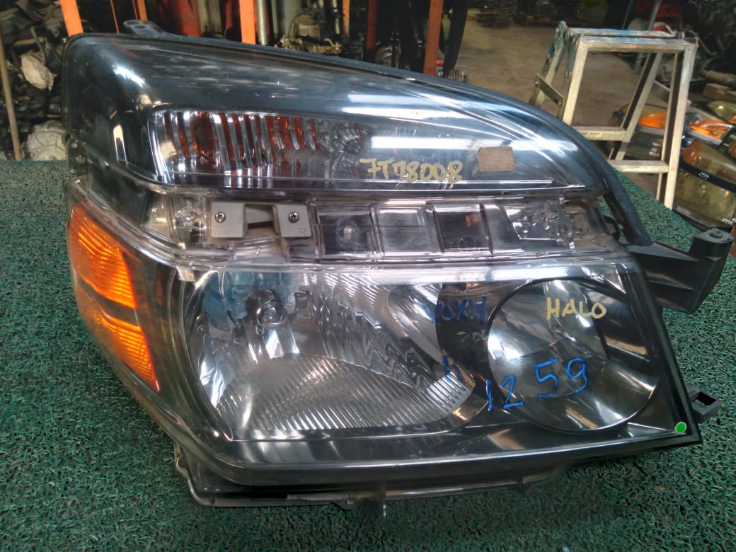 Farol Voxy 2004 RH