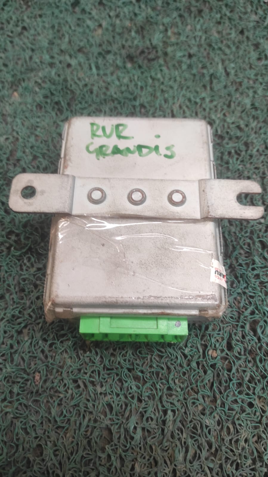 Cerebro controlador de aceleracion Mitsubishi Chariot - Rvr 1998