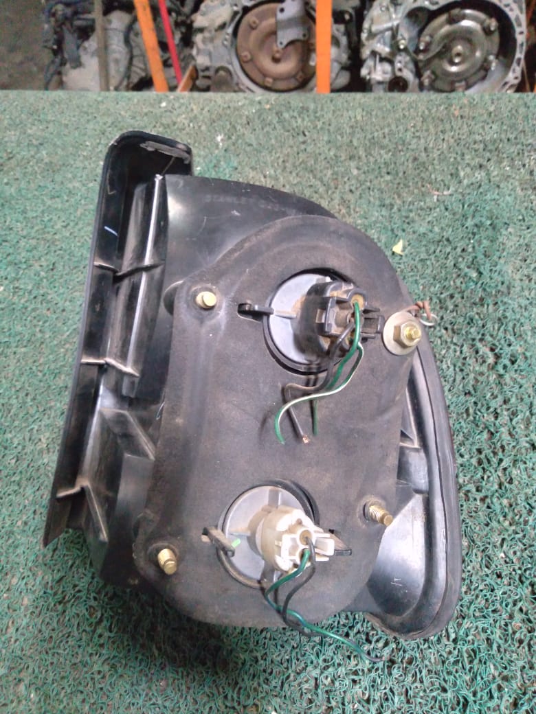 Stop Diamante Wagon 1995 LH