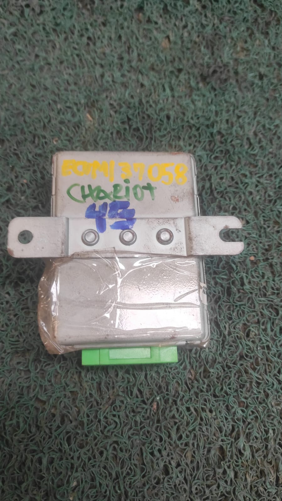 Cerebro controlador de aceleración Mitsubishi Chariot grandis - Space wagon 1998