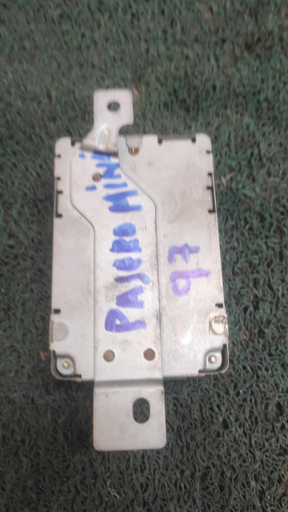 Cerebro de transmisión automática Mitsubishi Pajero Mini 1997