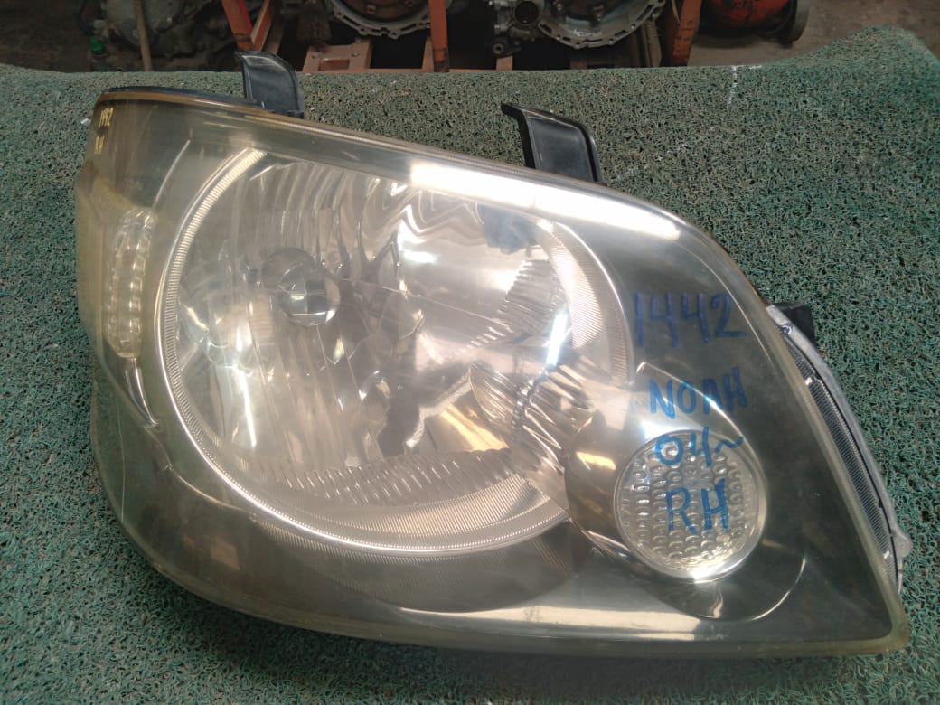 Farol Noah 2004 RH