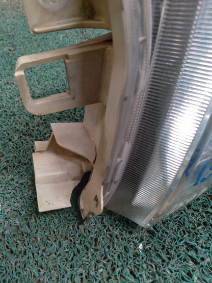 Farol Hiace 2004 LH