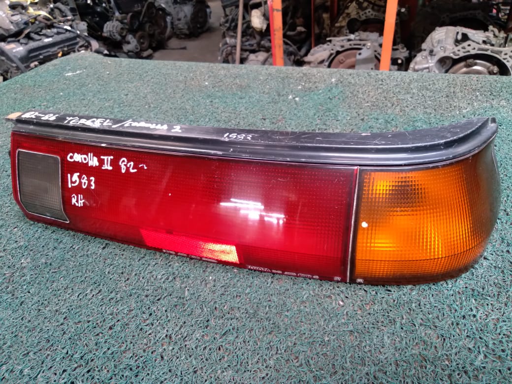 Stop Corolla 2 1982 RH