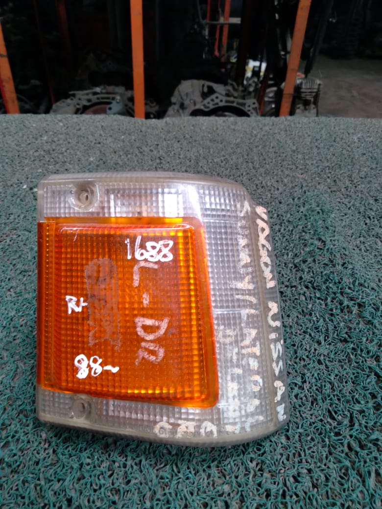 Guiñador Nissan Sunny 1988 RH Junk