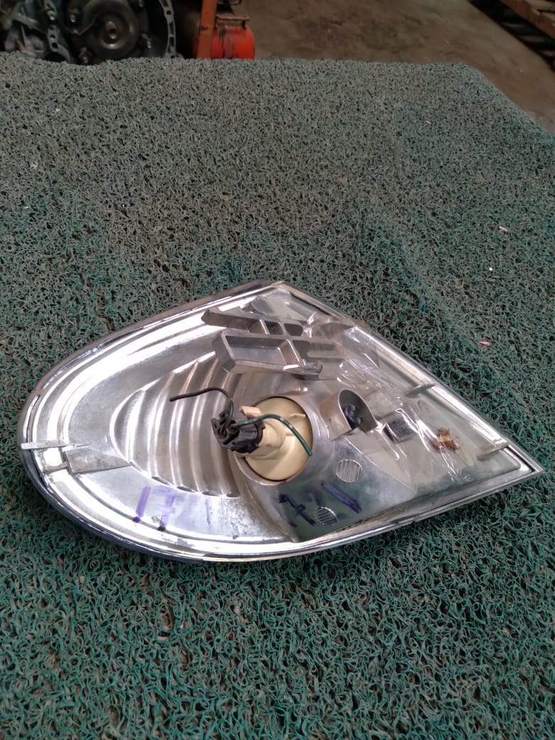 Guiñador Nissan Bluebird Selphy 2006 LH