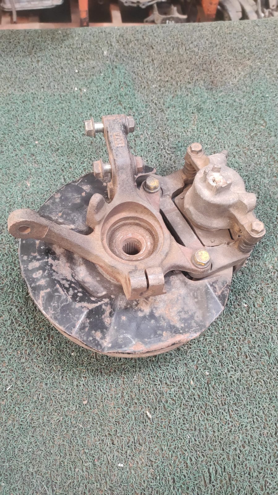 Macero delantero LH Suzuki Swift 2000