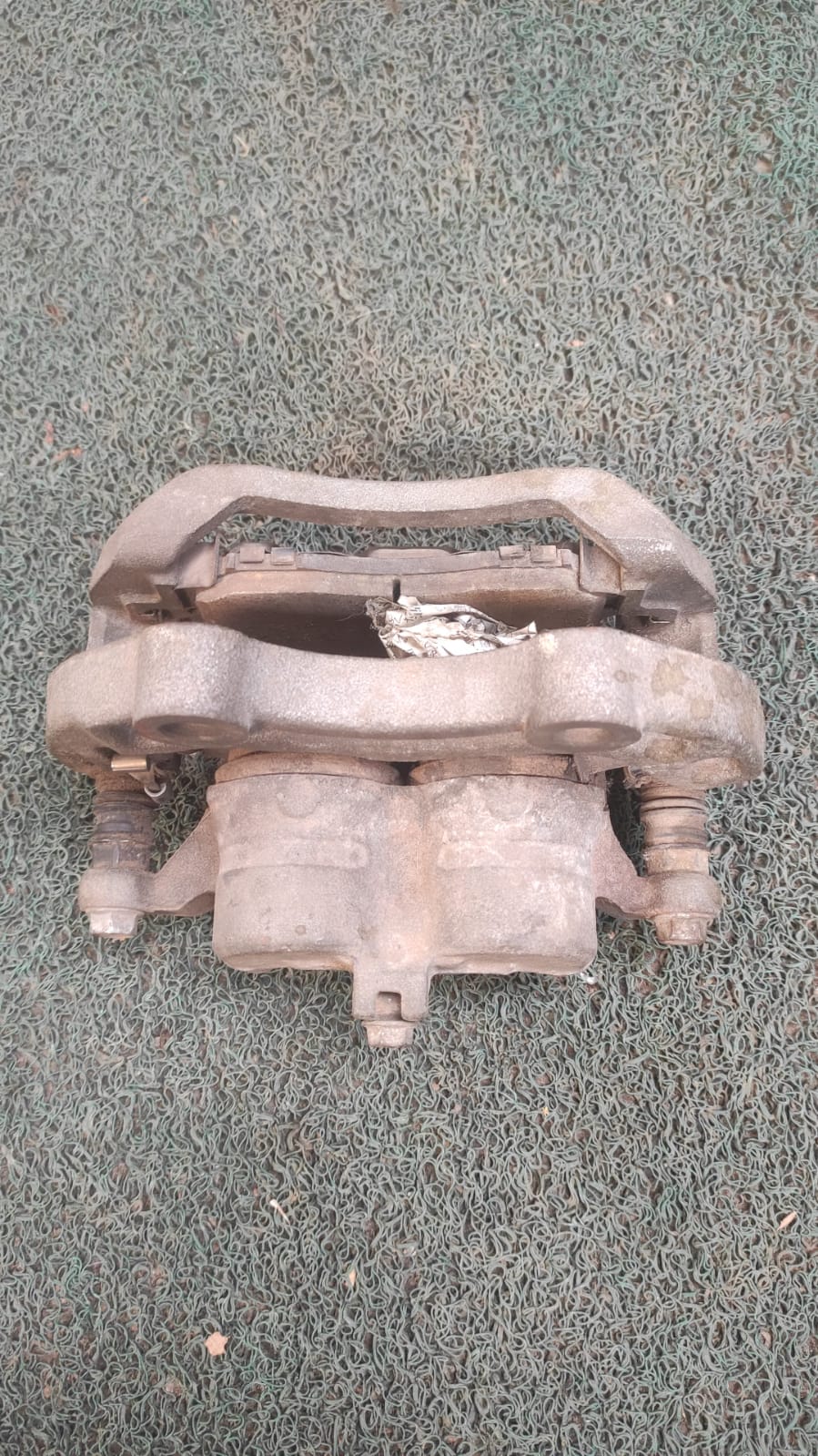 Mordaza Delantera RH Nissan 350z