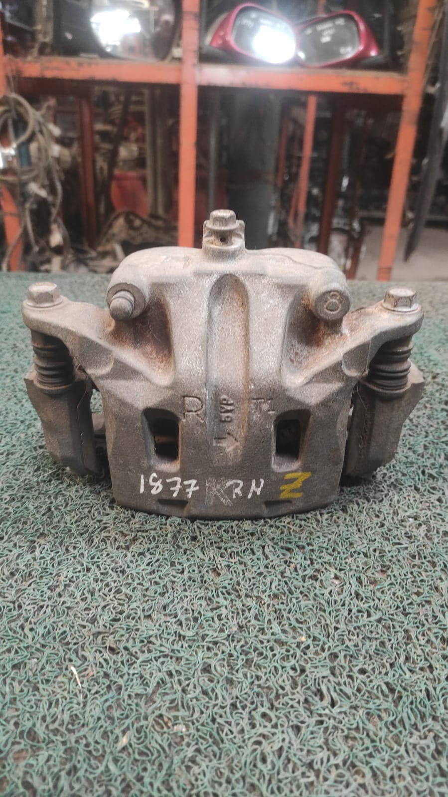 Mordaza Delantera RH Nissan 350z