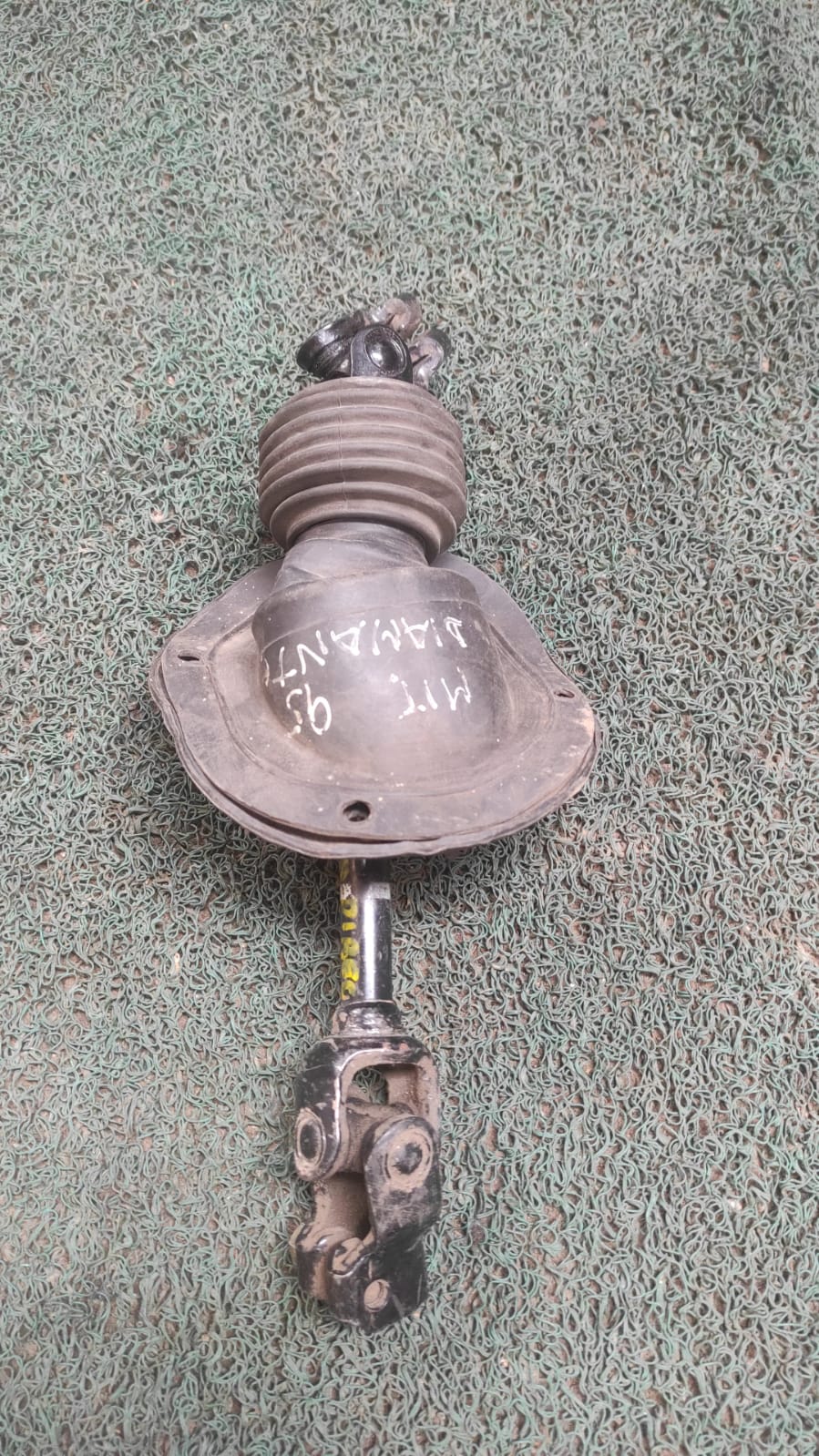 Columna de direccion Mitsubishi Diamante 1995