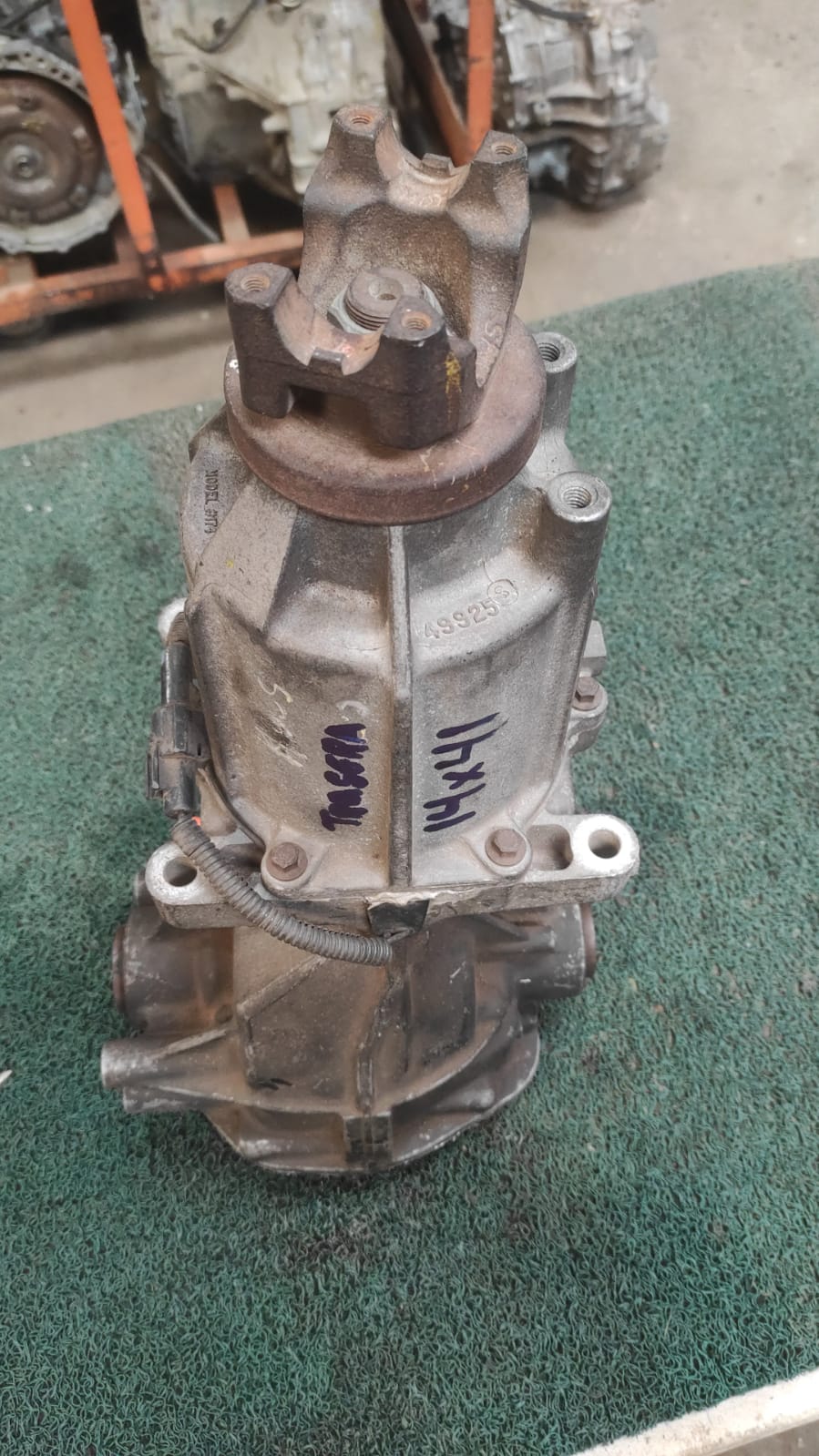 Corona trasera mazda tribute - Ford escape 2003