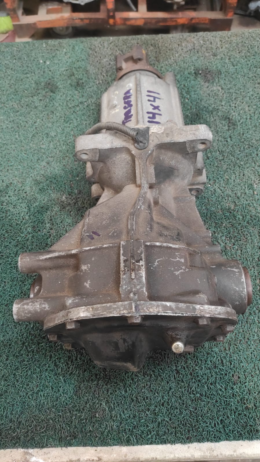 Corona trasera mazda tribute - Ford escape 2003