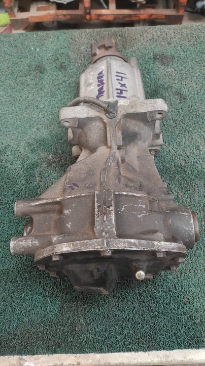 Corona trasera mazda tribute - Ford escape 2003