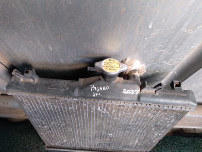 Radiador de agua Mitsubishi Pajero Jr