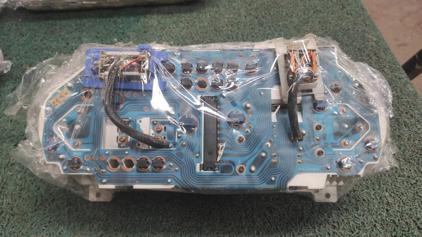 Velocímetro Mitsubishi chariot Grandis