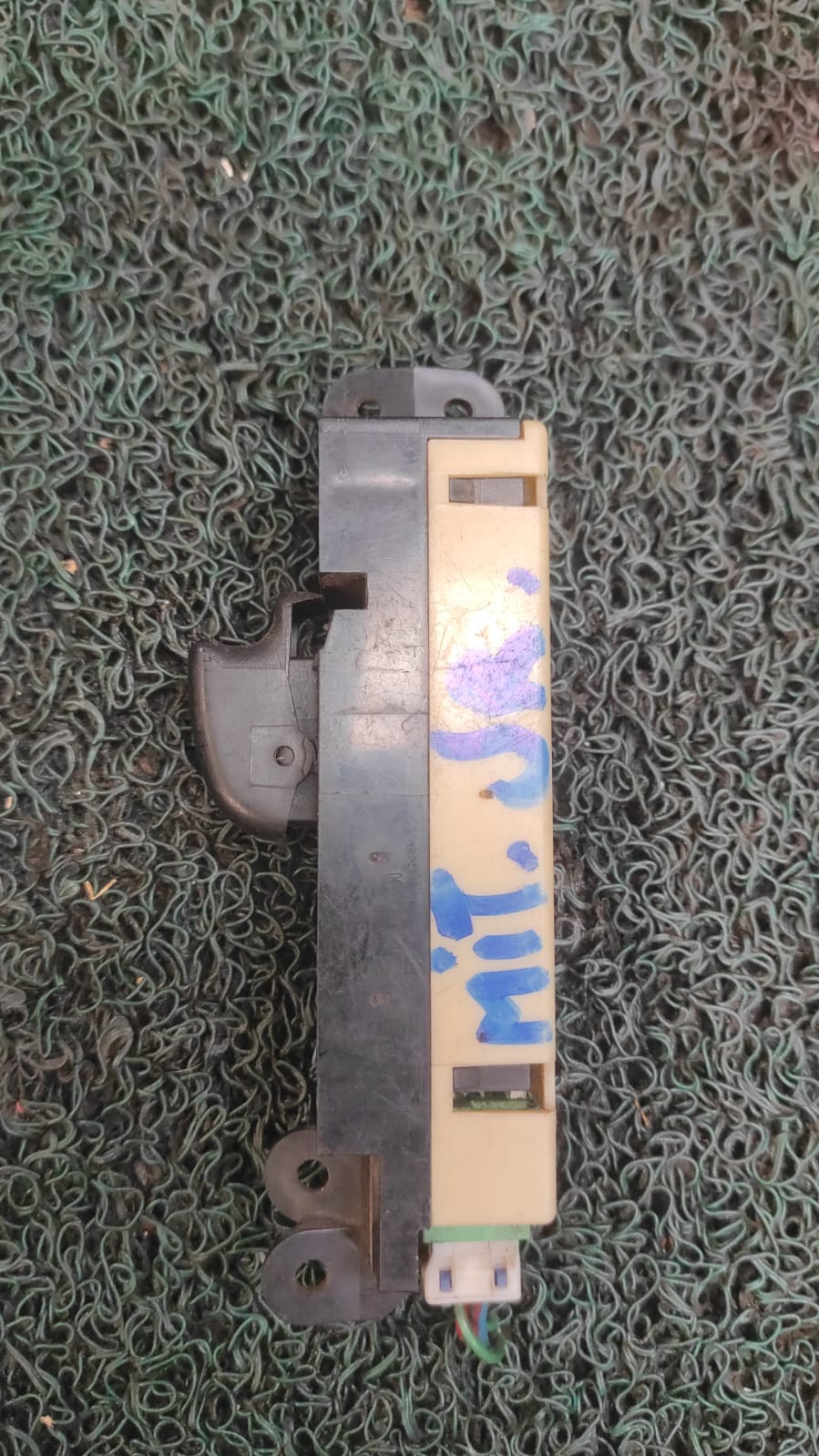 Botón levanta vidrios Mitsubishi pajero mini -jr&nbsp; 1996