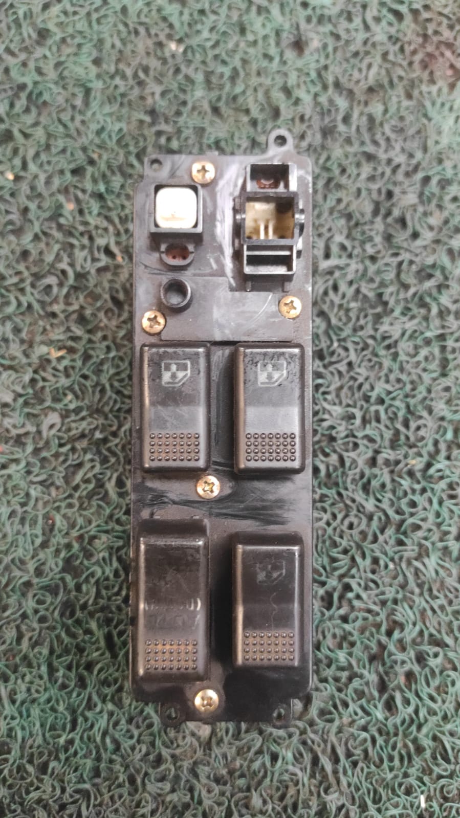 Mando levanta vidrios Mitsubishi