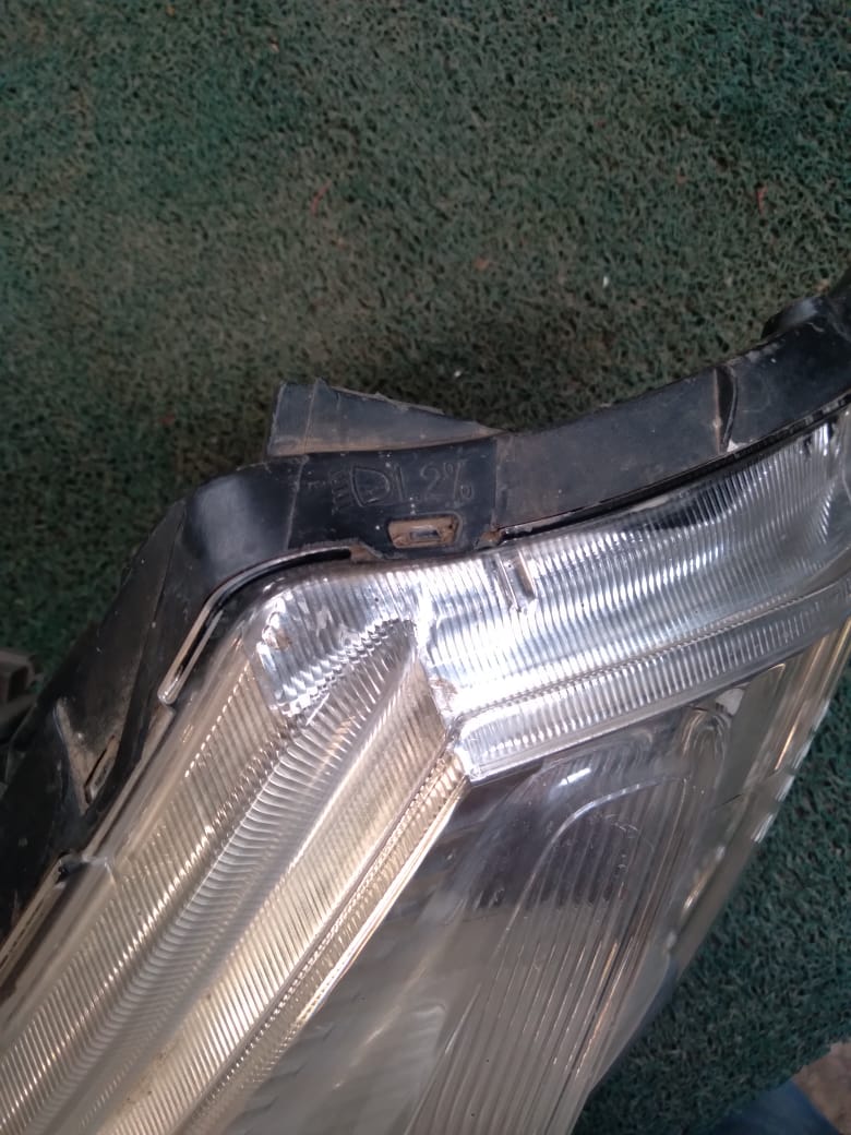 Farol Tiida 2006 LH