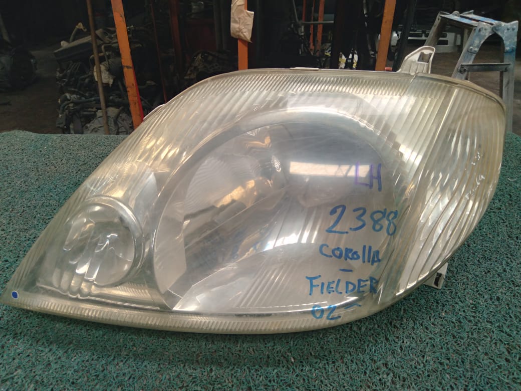 Farol Corolla fielder 2002 LH