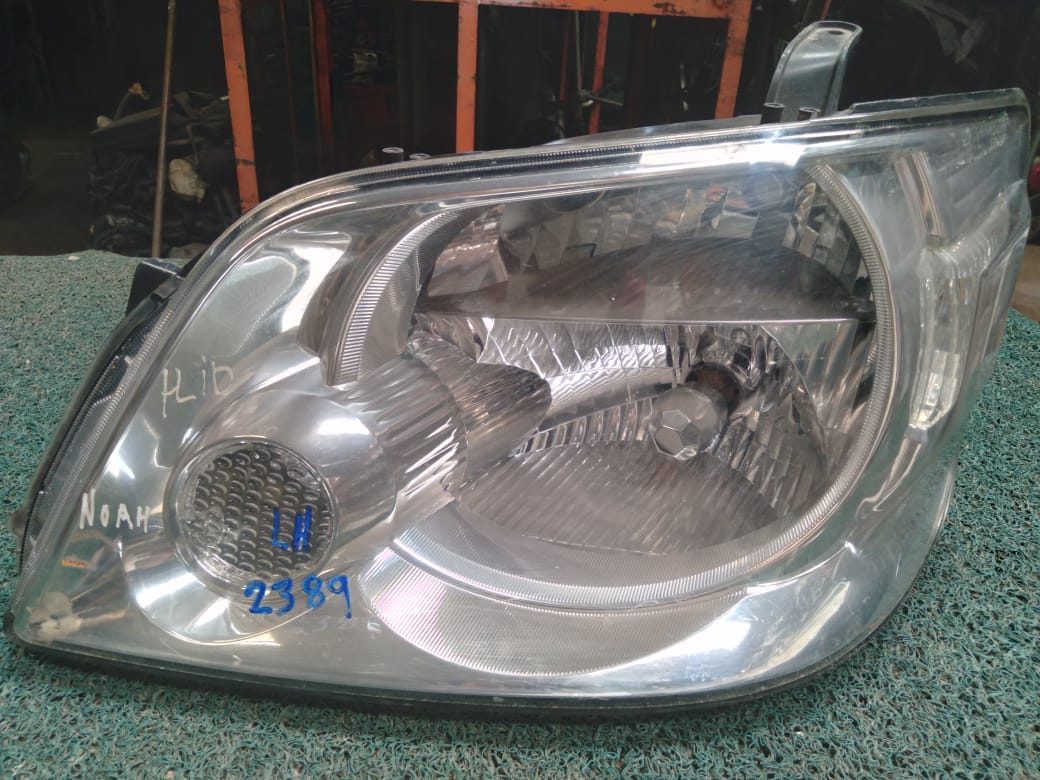 Farol Noah 2004 LH