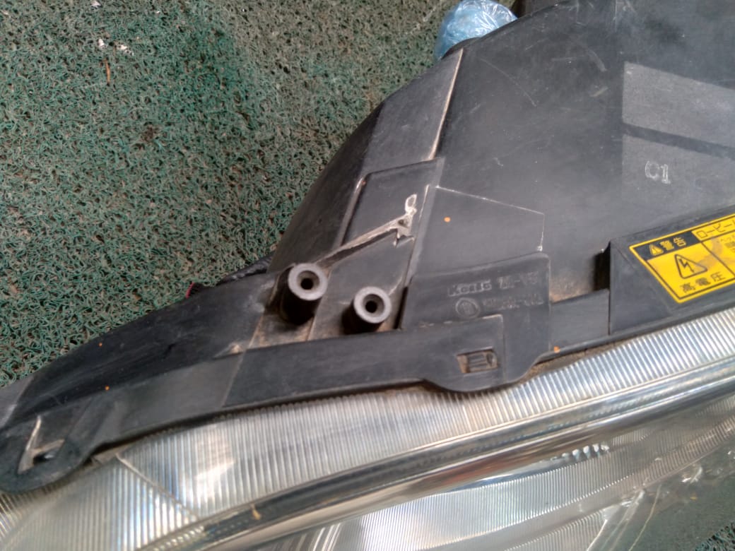 Farol Noah 2004 LH