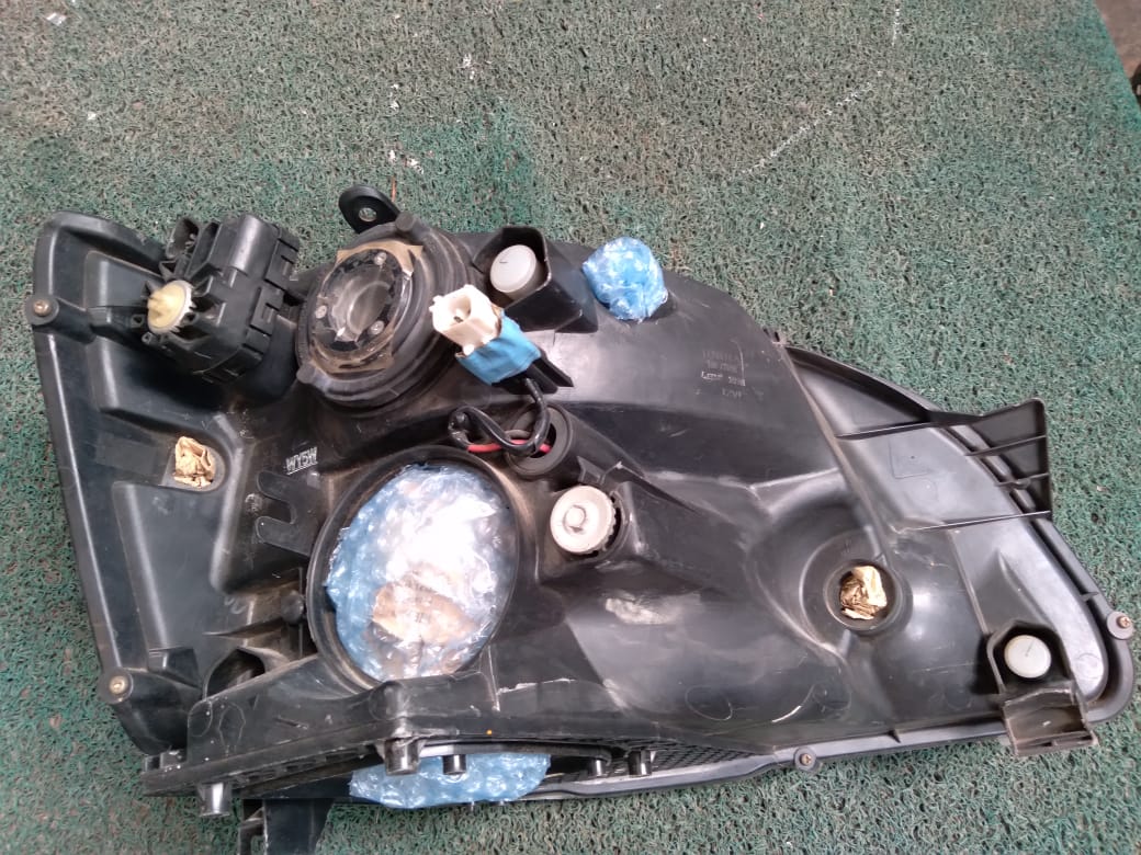 Farol Noah 2004 LH