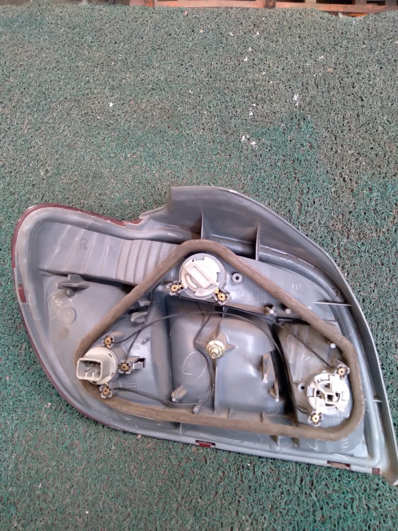 Stop Vitz 1999 RH