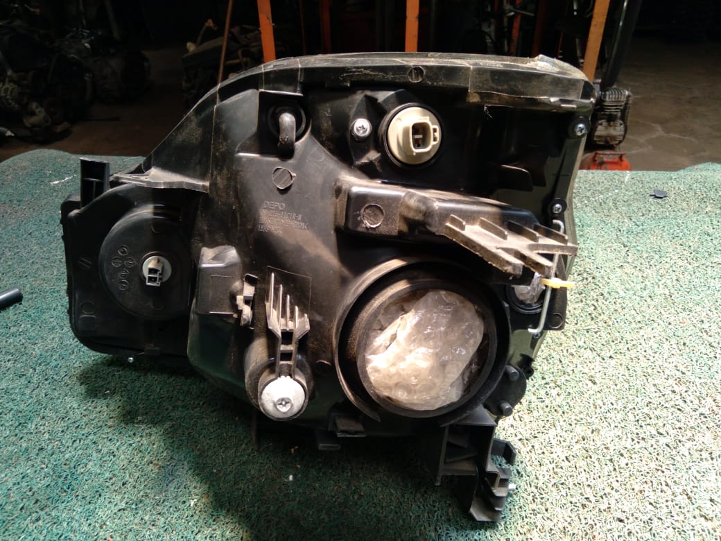 Farol Xtrail 2008 RH