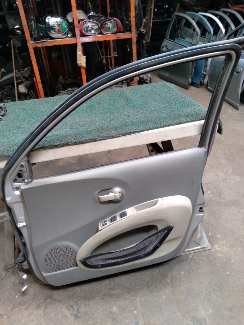 Puerta Delantera March K12 RH