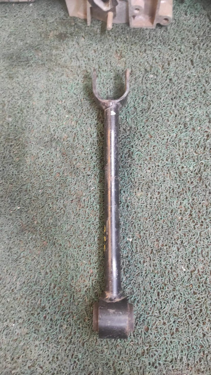 Brazo tirante de suspension trasera RH Nissan 350z