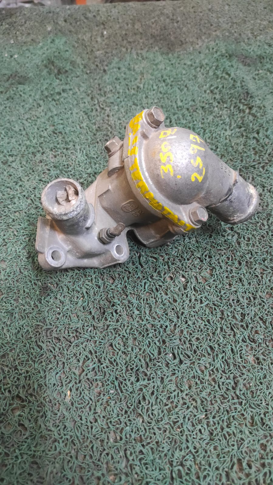 Base de termostato Nissan 350z