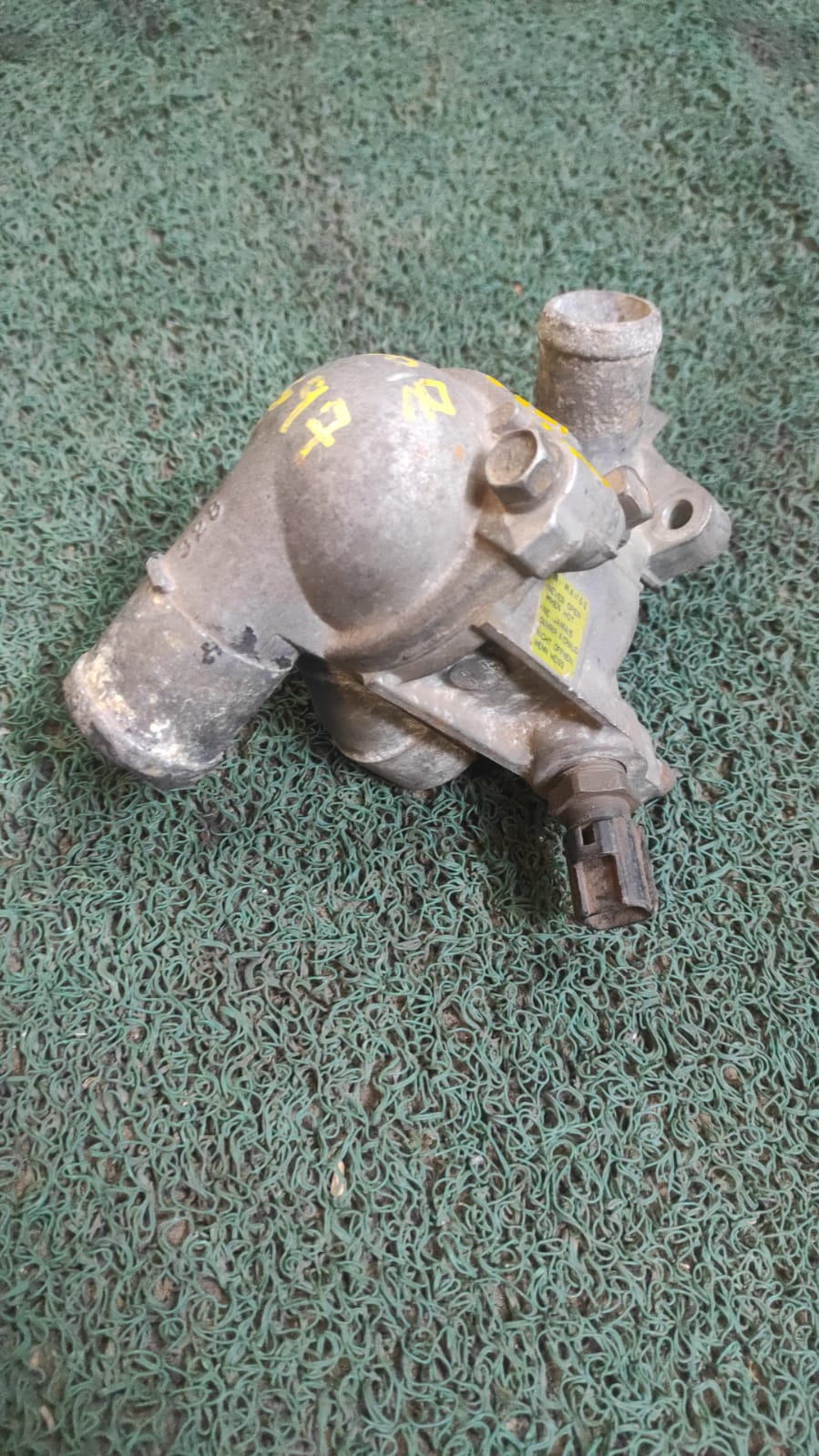 Base de termostato Nissan 350z