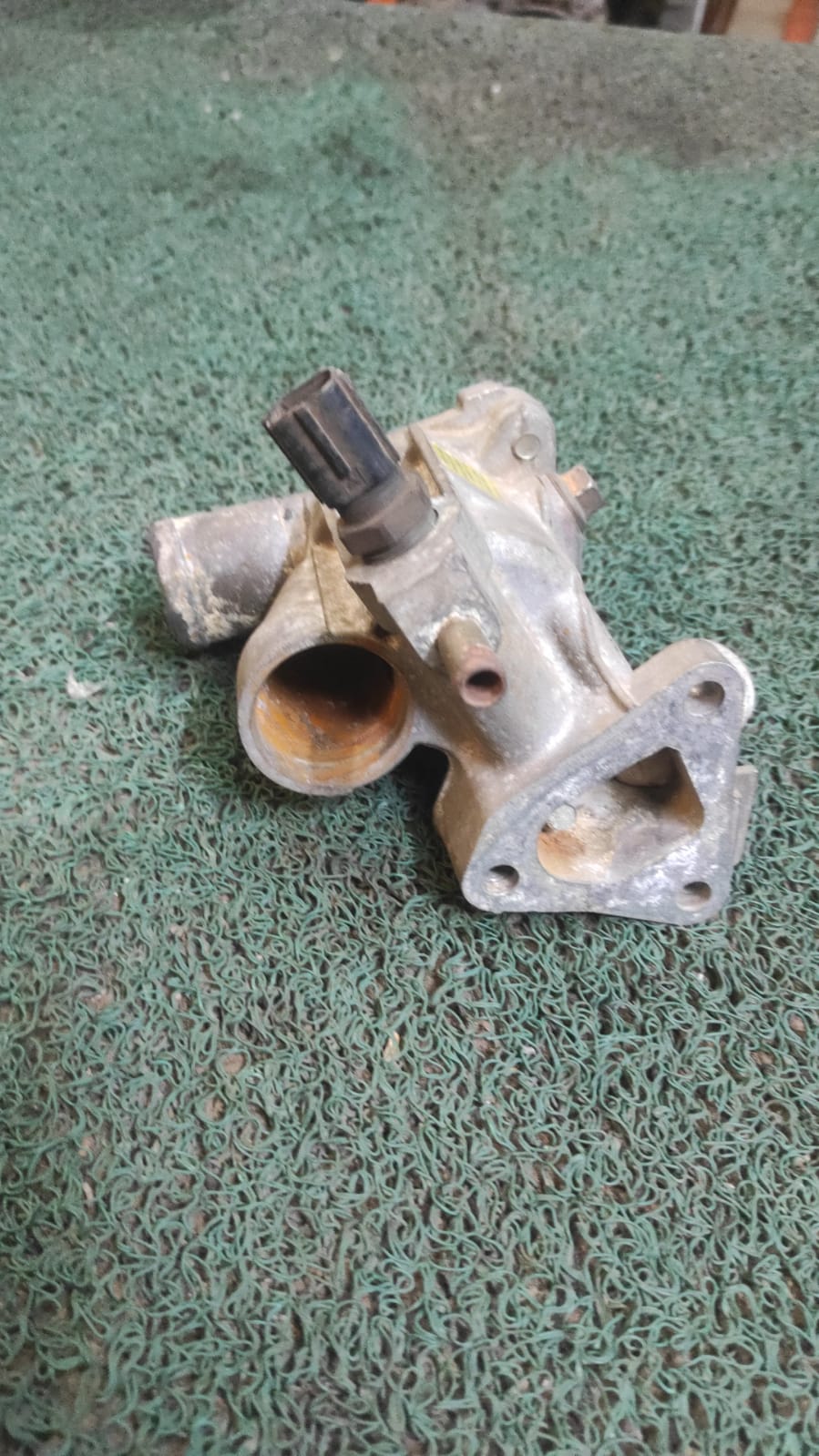 Base de termostato Nissan 350z